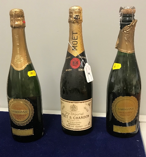 One bottle Moet & Chandon champagne 1969 and 2 bottles Chardonnay vin mousseux (M&S) - Image 5 of 6