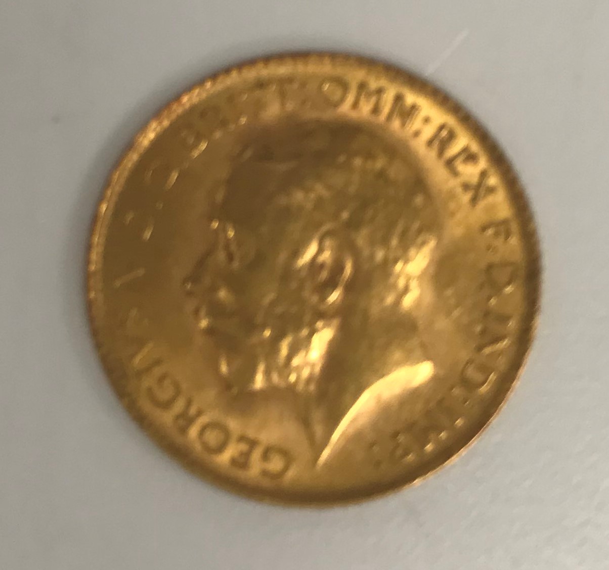 A George V gold half sovereign, 1914, 4 - Image 4 of 4