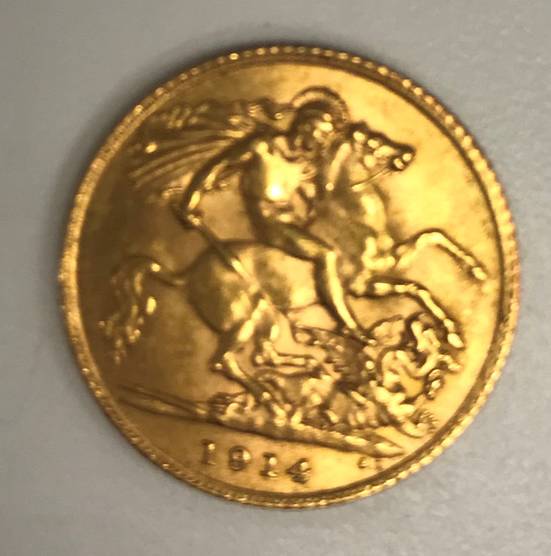 A George V gold half sovereign, 1914, 4 - Image 2 of 4