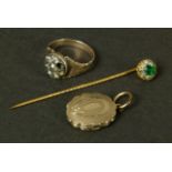 A Victorian cluster ring in 9ct gold and silver set with colourless foil backed paste (a/f), a