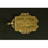 AN EARLY 19TH CENTURY VINAIGRETTE LOCKET in 18ct gold, all over foliate engraved with applied