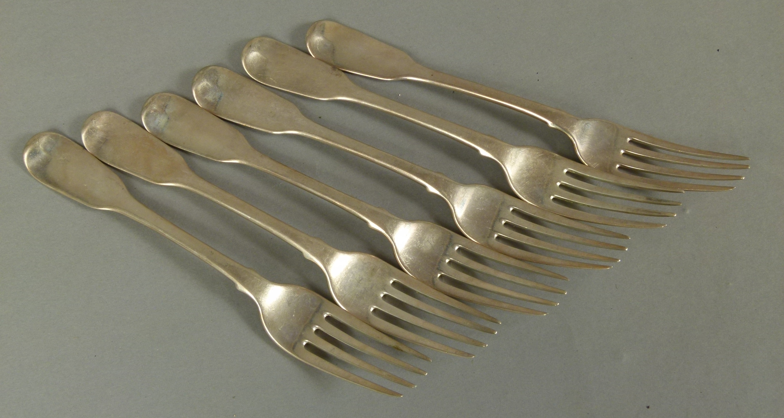 A SET OF SIX GEORGE IV FIDDLE PATTERN TABLE FORKS engraved with a crest, by Francis Higgins, - Image 2 of 3