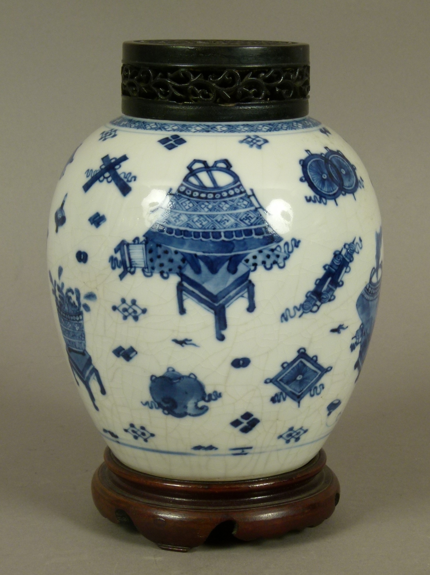 CHINESE BLUE AND WHITE BALUSTER JAR, the crackle glazed body painted in underglaze blue with - Image 3 of 3