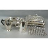 A quantity of silver plated ware including, entreé dish and cover, oval dish, asparagus dish, hot