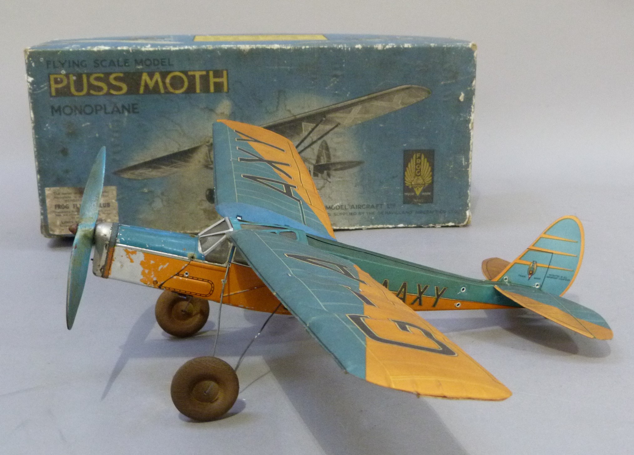 A Frog Flying scale model of the De Havilland 80A (Puss Moth) 3 seat cabin monoplane, in original - Image 3 of 4