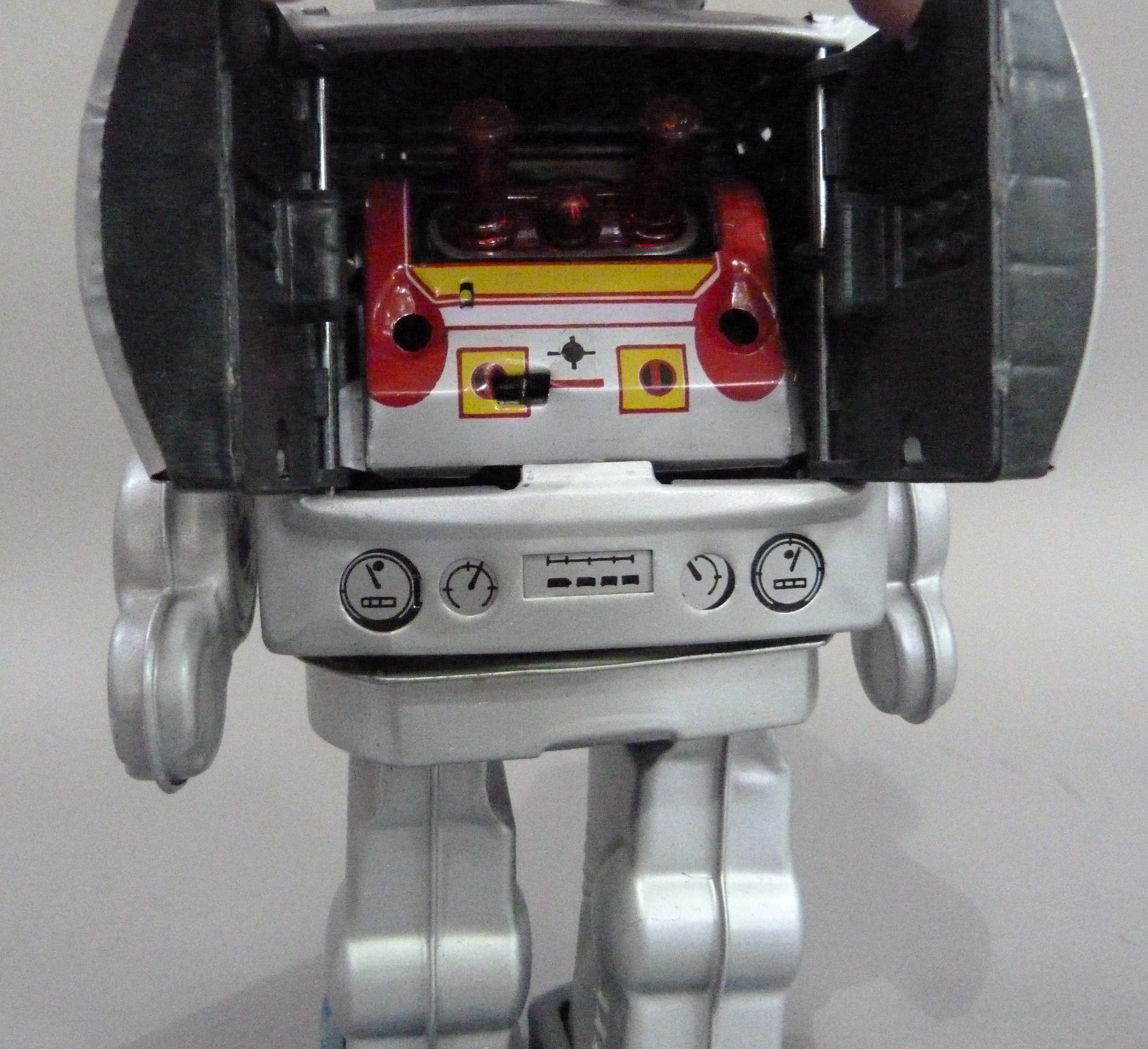 Horiwaka (Japan) Star Strider battery operated tin plate robot, 30.5cm high