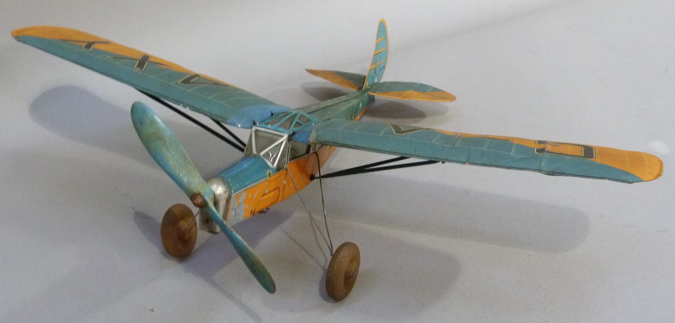 A Frog Flying scale model of the De Havilland 80A (Puss Moth) 3 seat cabin monoplane, in original - Image 4 of 4