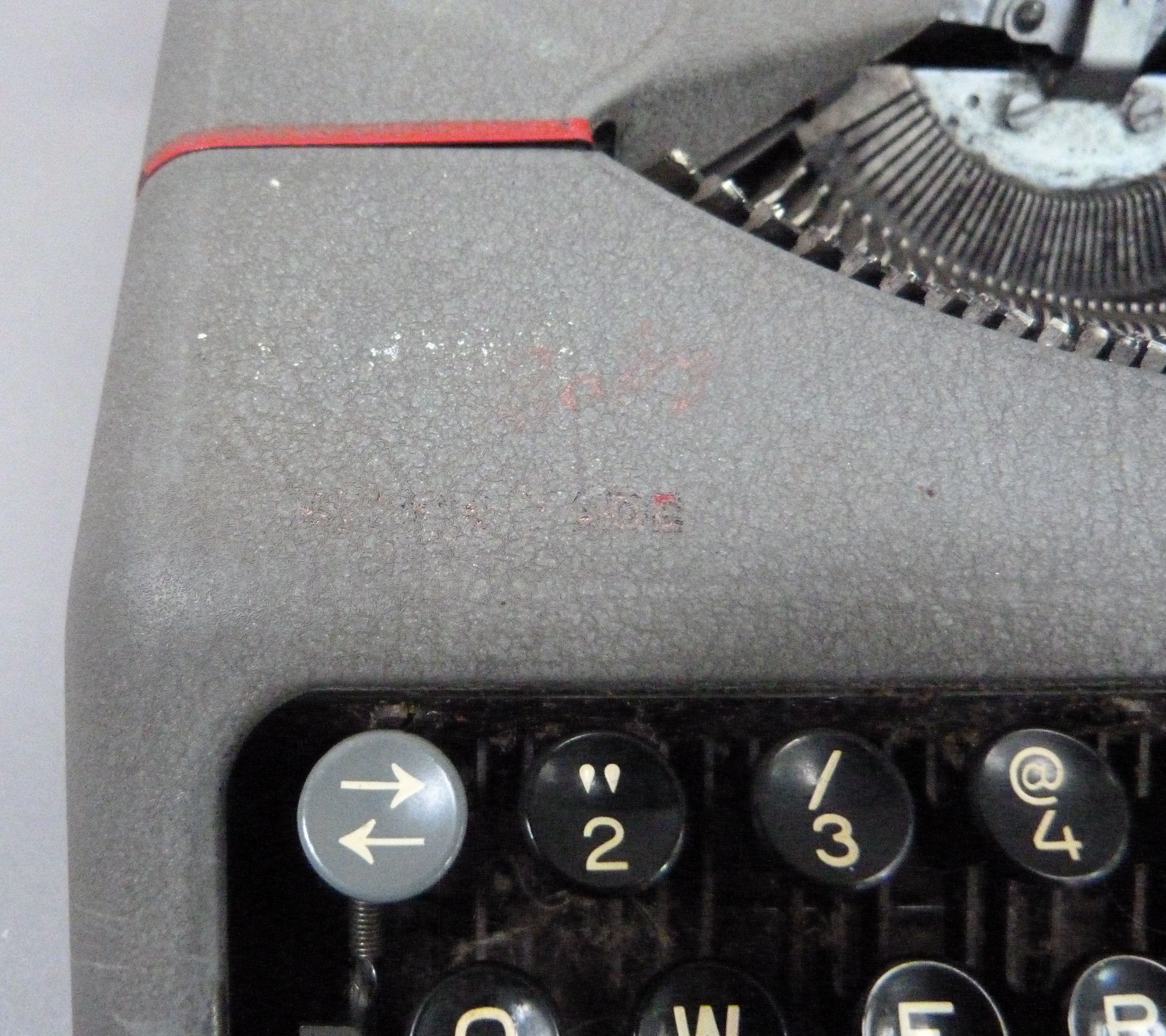A Hermes portable typewriter by Paillard in grey metal case - Image 4 of 4