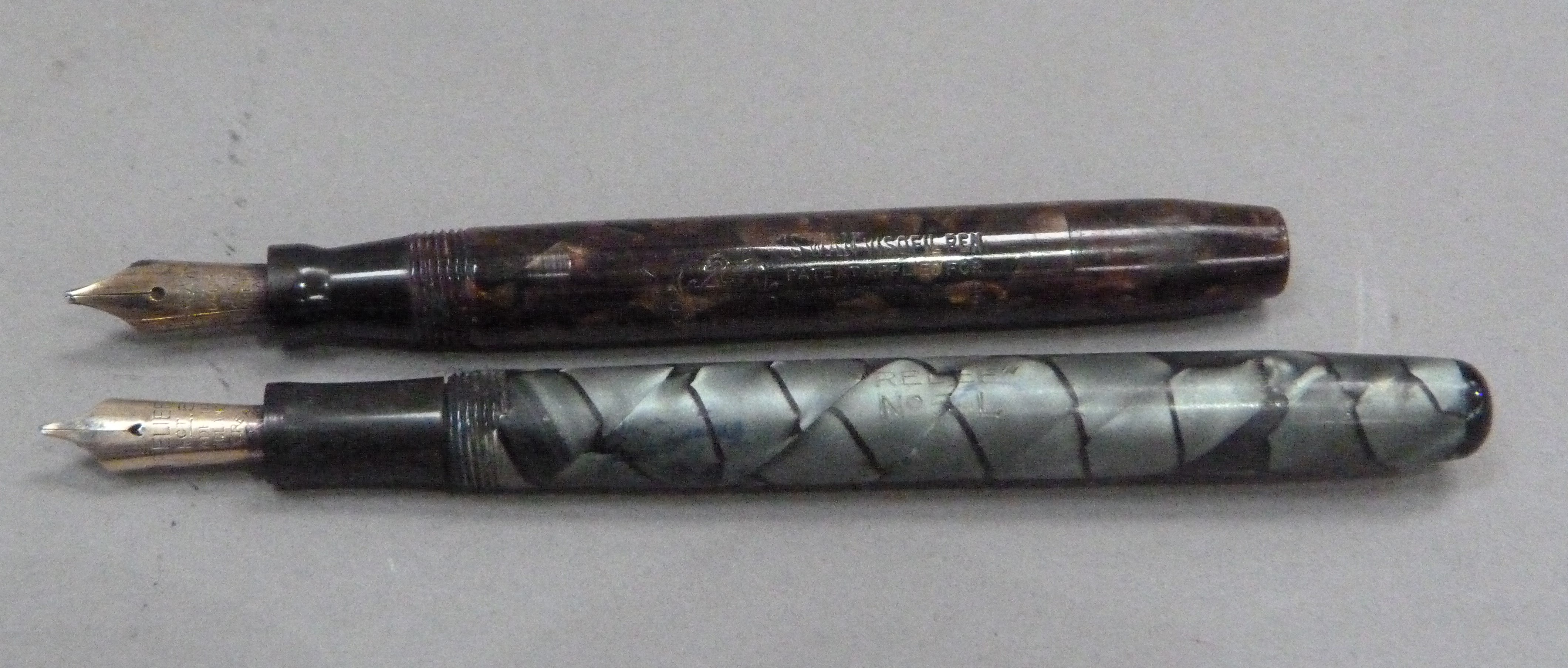 A Swan Visofil fountain pen by Mabie Todd & Co Ltd, 14ct gold nib, brown marbled case with yellow - Image 3 of 4