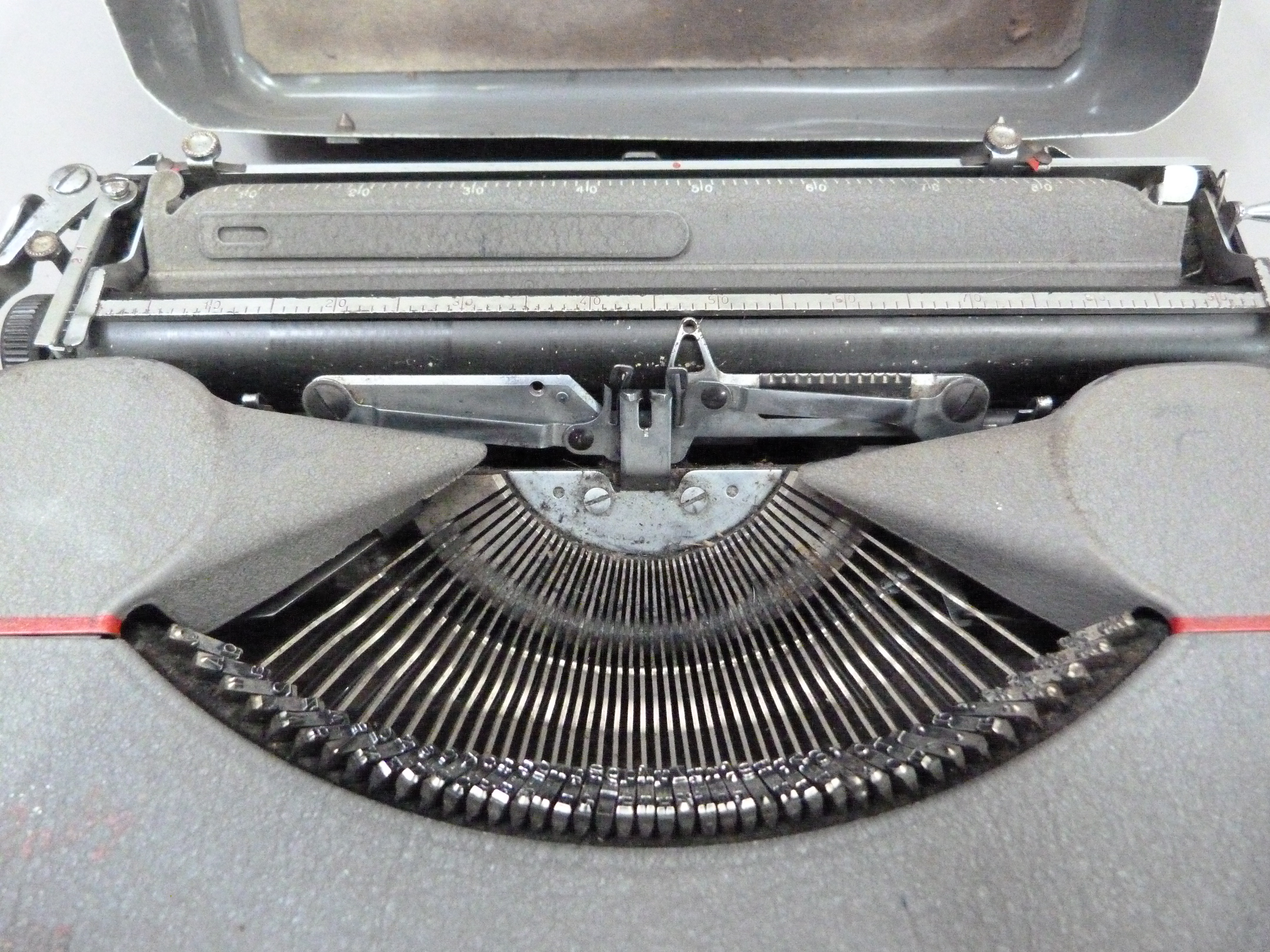 A Hermes portable typewriter by Paillard in grey metal case - Image 3 of 4