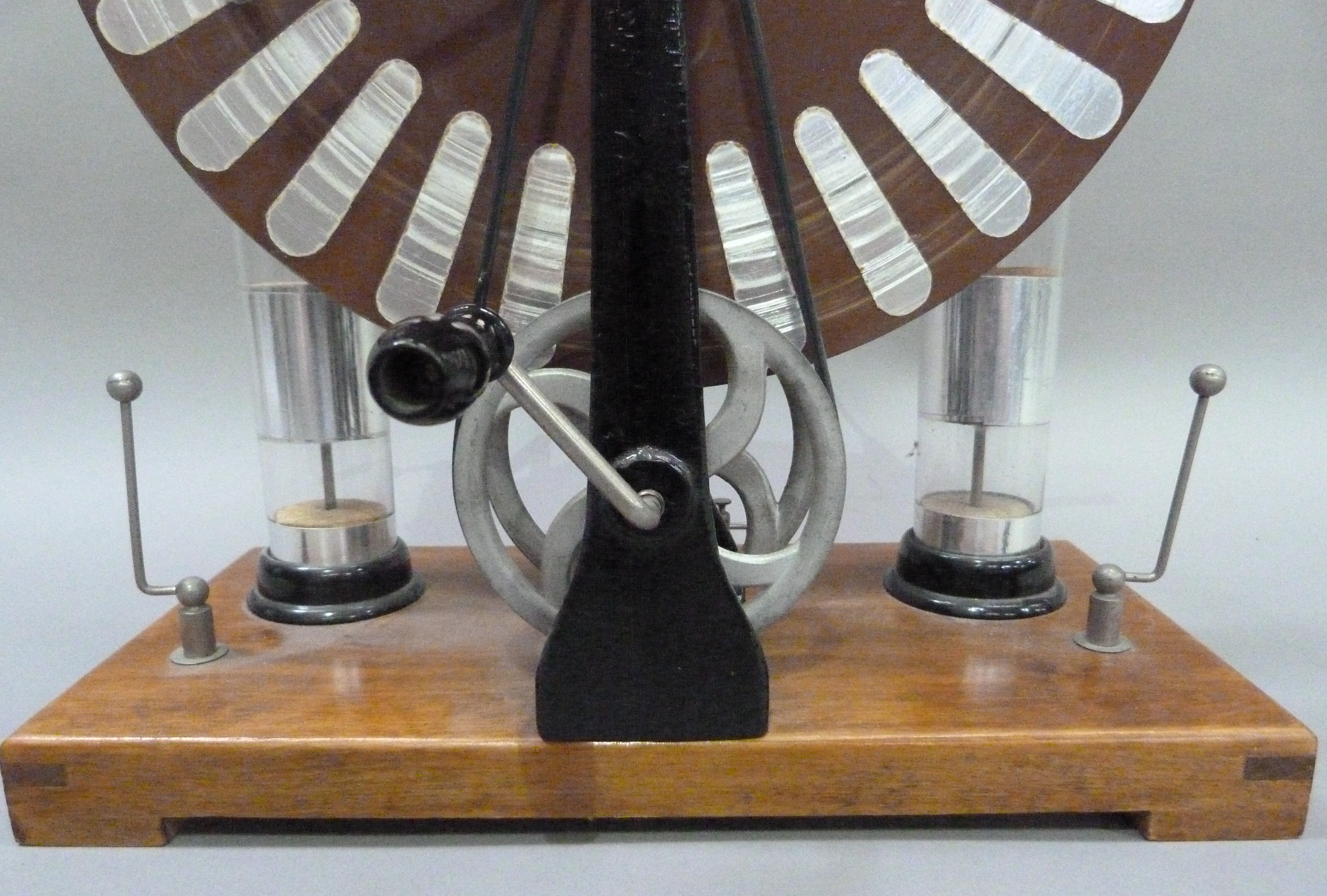 A Wimshurst Influence machine complete with two Lehden jars (static electricity generator) - Image 2 of 4