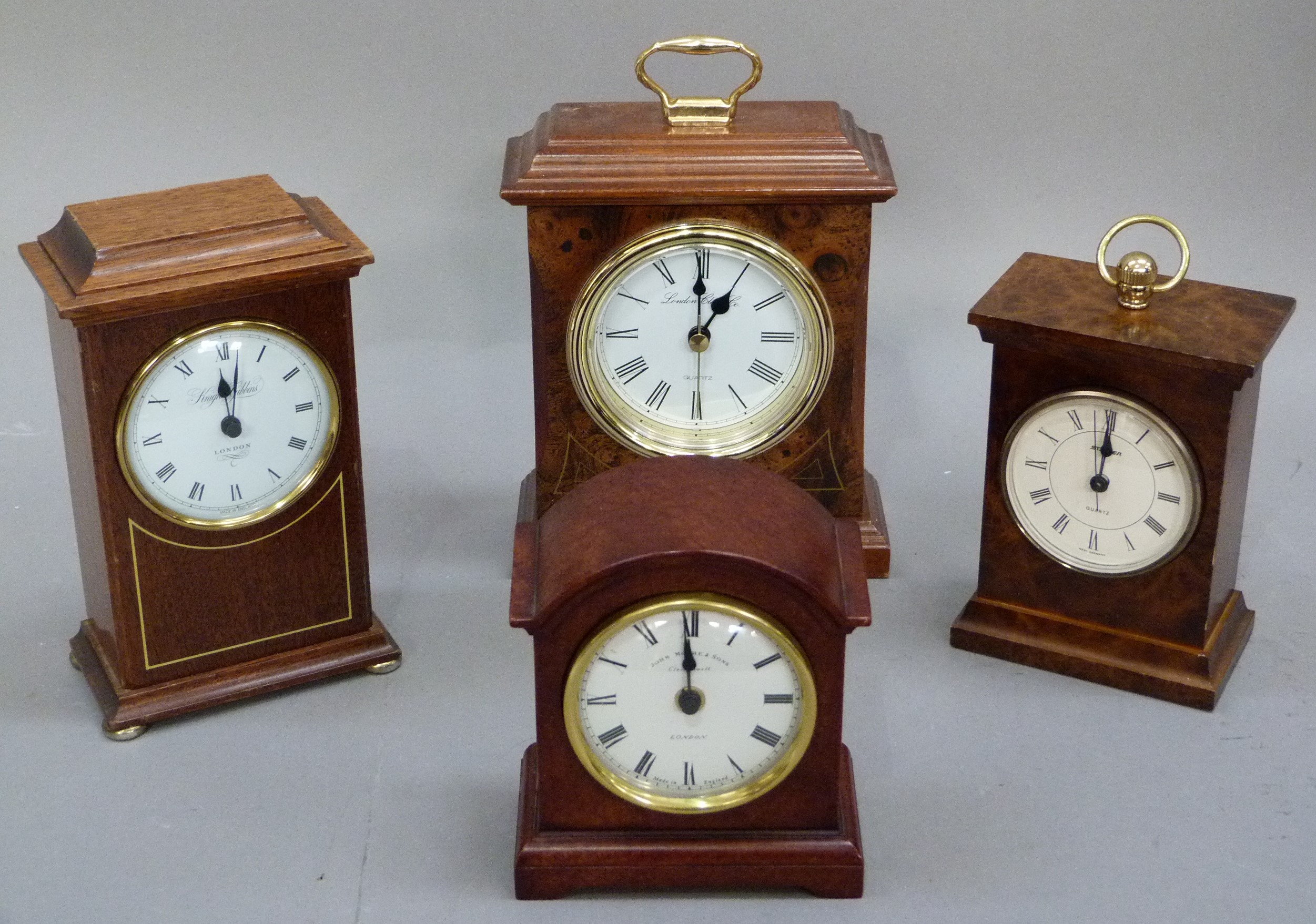 Four quartz mantel clocks in wooden and faux wooden cases, various makers, 21cm high and smaller - Image 2 of 2