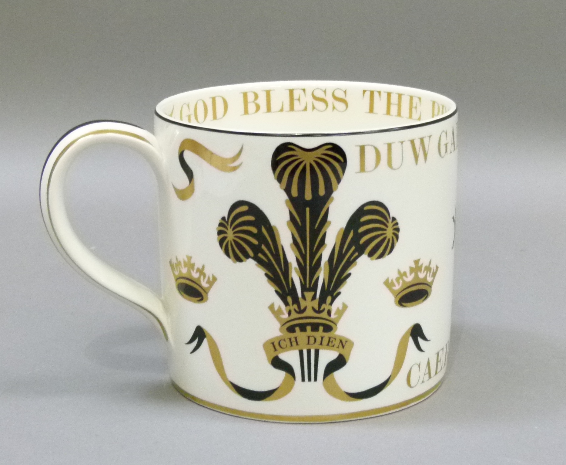 A Wedgwood commemorative mug: The Investiture of His Royal Highness Prince Charles as Prince of