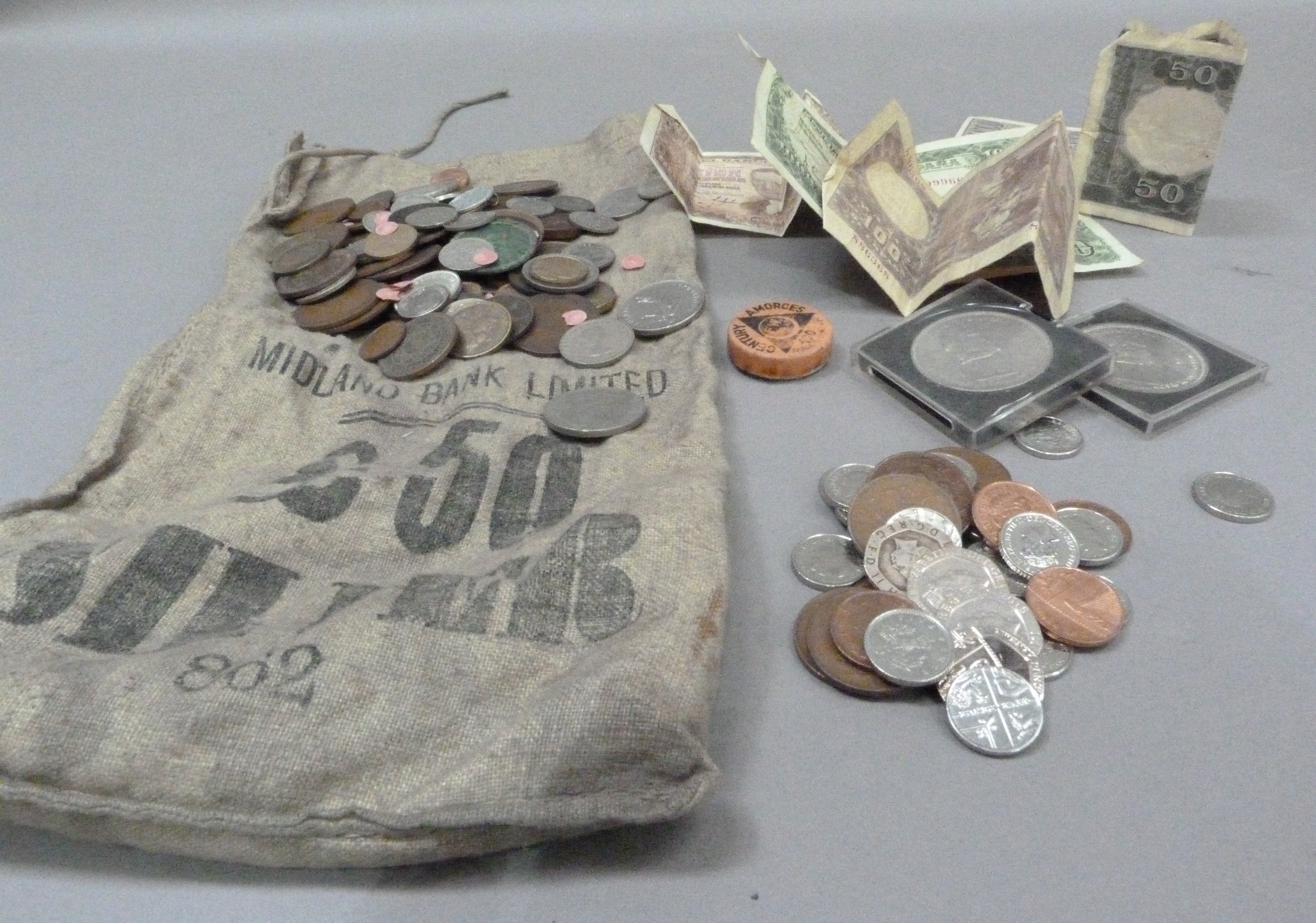 Box of miscellaneous coins and banknotes including silver coins - Image 2 of 2