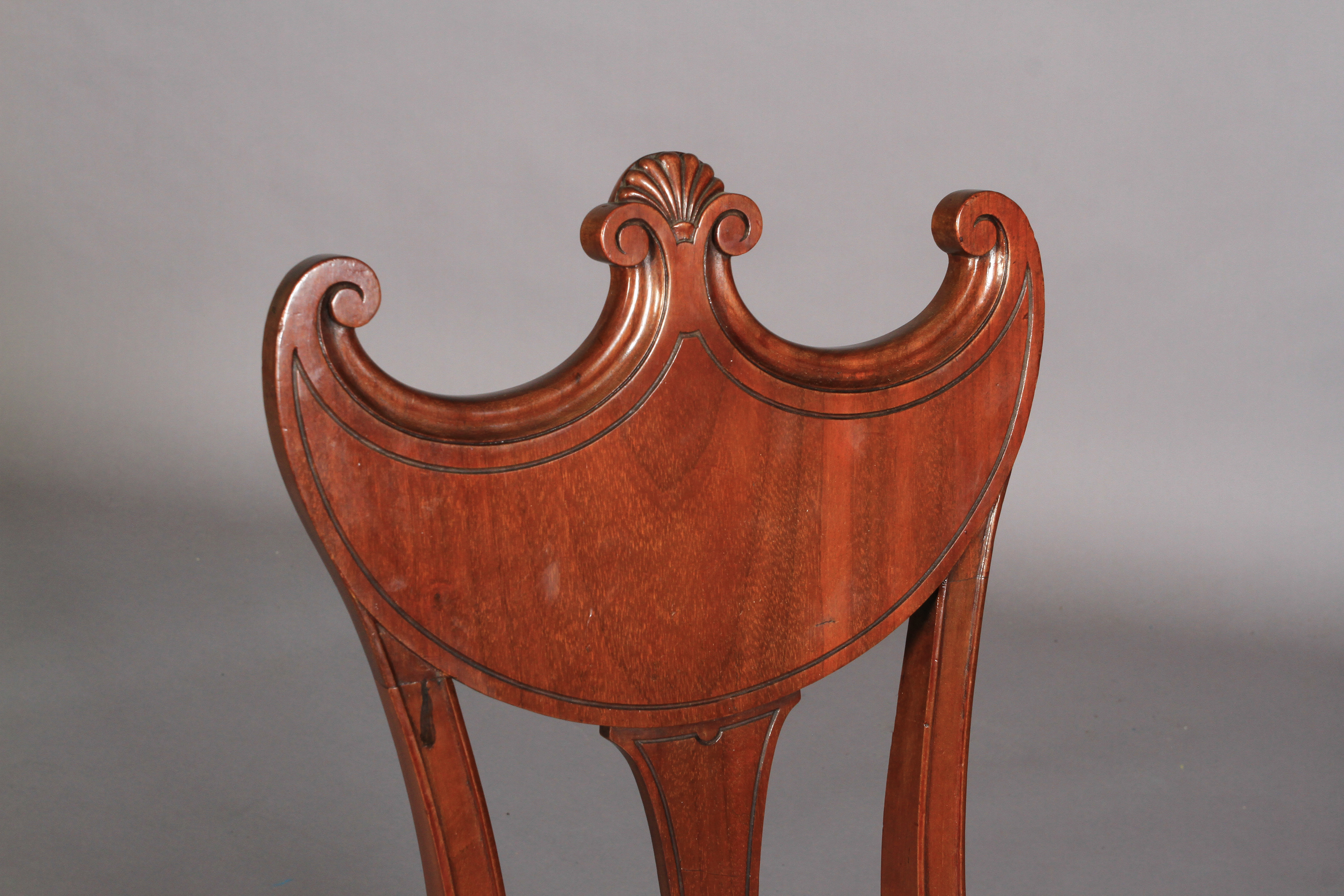A GEORGE IV MAHOGANY HALL CHAIR with swag and splat back, on slender turned legs - Image 2 of 4