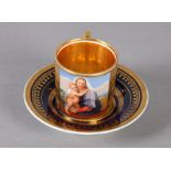 A CHAMBERLAIN'S WORCESTER PORCELAIN COFFEE CAN, painted by Humphrey Chamberlain 1822 with a half