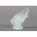 SABINO - AN OPALESCENT GLASS FISH on circular base, signed Sabino, Paris, 5.5cm high