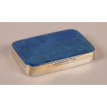 A CONTINENTAL SILVER GILT AND LAPIS LAZULI ROUNDED RECTANGULAR BOX, the hinged lid with veined slab,