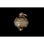 A 19TH CENTURY BEADED BOMBÉ CHARM in 9ct gold, of circular outline with applied wire and