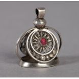 A LATE 18TH/EARLY 19TH CENTURY SILVER COLOURED METAL AND RED PASTE FOB SEAL, the oval intaglio
