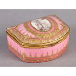 A LATE 19TH CENTURY FRENCH TRINKET BOX of bowed outline, the domed cover painted en grisaille with a