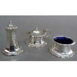 An Edwardian three piece condiment set of octagonal scroll form, Birmingham 1902, approximately 5.