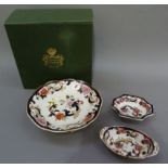 Mason's mandalay tazza with box and two small dishes