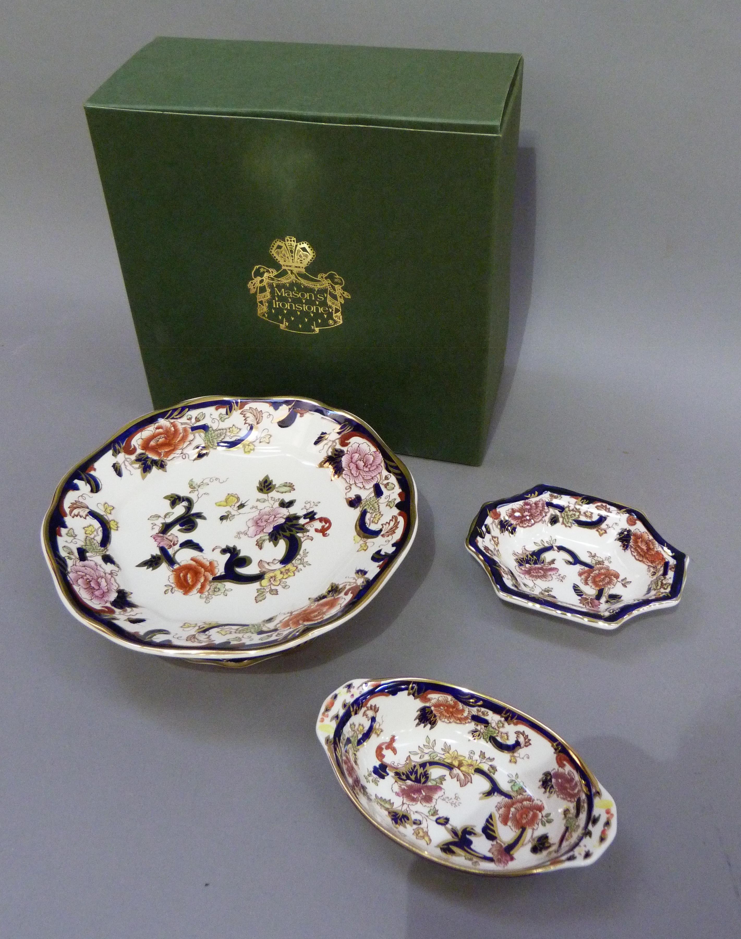 Mason's mandalay tazza with box and two small dishes - Image 2 of 2