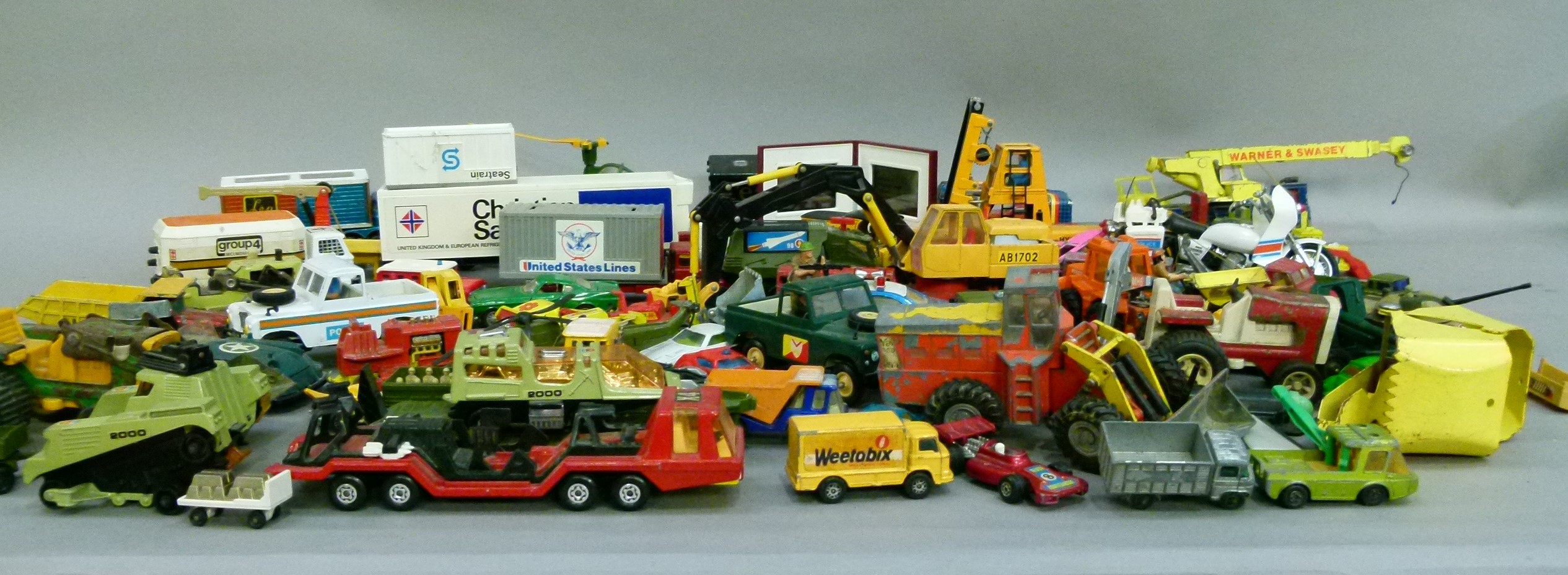 A large quantity of vintage and later Dinky, Matchbox and other die cast and plastic vehicles,