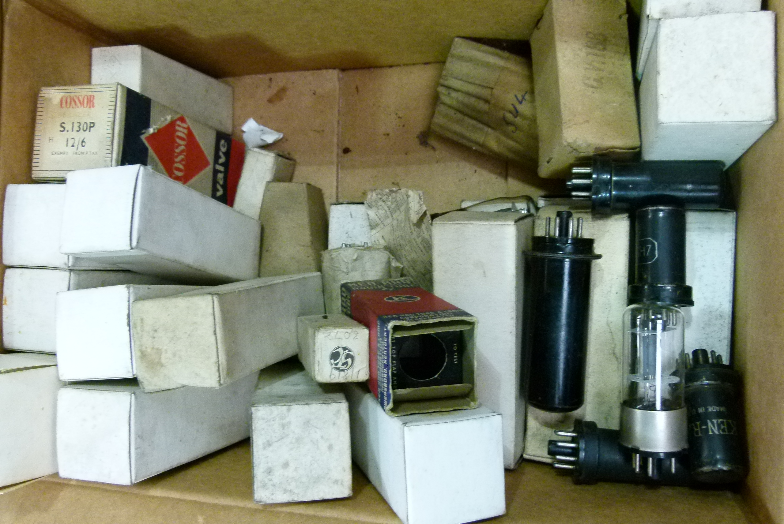 A collection of vintage small, medium and large valves, mostly unbranded including a Cossor S130P,