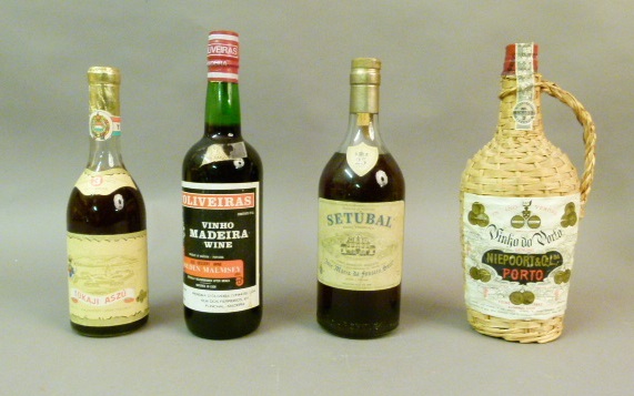 Niepoort Vinho do Porto, 1 bottle (rafia cased), D'Oliveiras Vinho Madeira wine, Golden Malmsey, 1