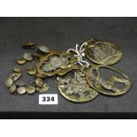 A Quantity Of Vintage Horse Brasses, Together With A Bag Of Military Buttons