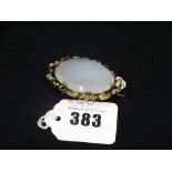 A Yellow Metal Framed Victorian Agate Set Brooch