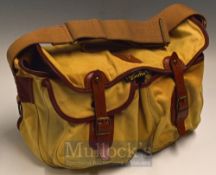 Good Hardy canvass and leather tackle/utility bag – with 2x internal pockets, 2x similar front