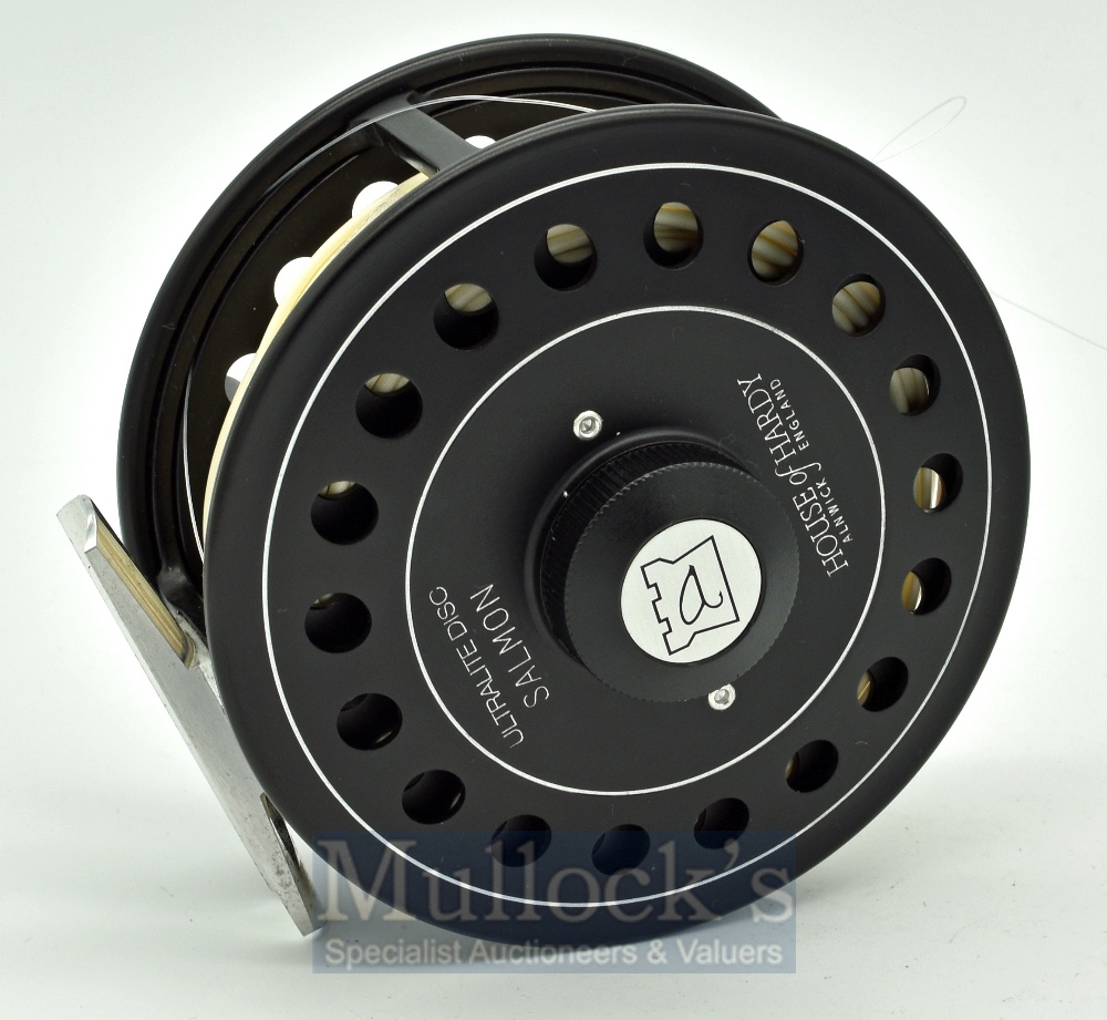 Hardy Ultralite Disc Salmon fly reel, Black finish, rear disc adjuster, smooth alloy foot, 2D9/10F - Image 2 of 2