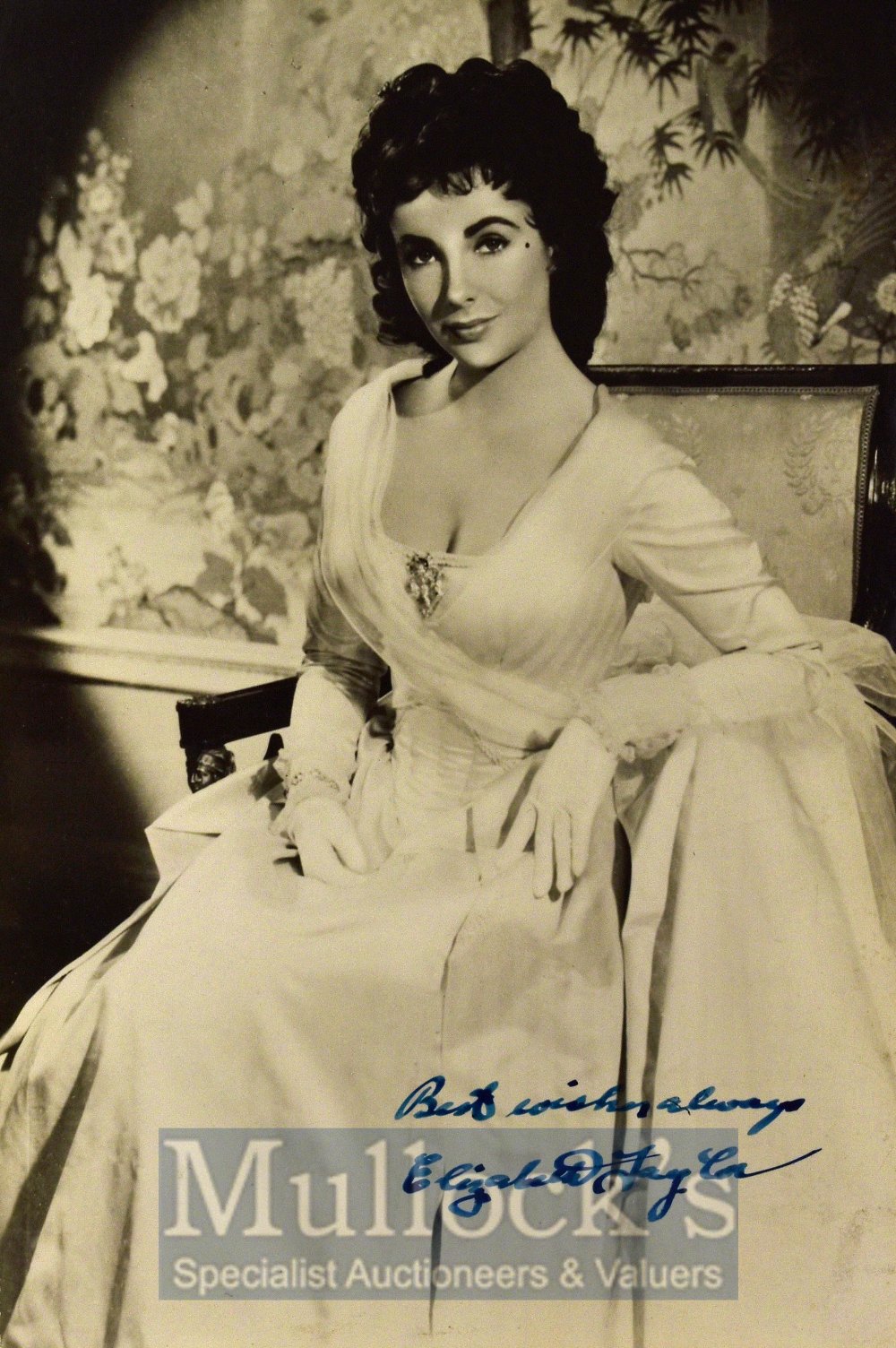 Autograph – Elizabeth Taylor (1932-2011) ‘Beau Brummell’ Signed Photograph inscribed ‘Best wishes