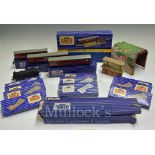 Hornby Dublo 3 Rail Trains – To include 46917 Loco, T.P.O. Mail Van set, coaches, points and track