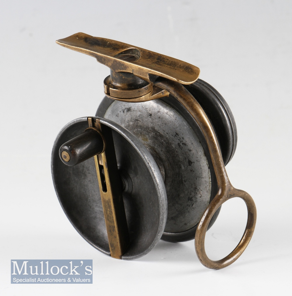 Extremely rare Malloch Patent multiplier side casting reel c.1912/14 – 3.25”dia backplate, raised - Image 2 of 3