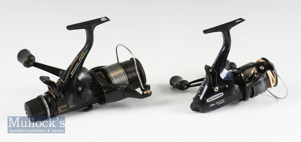 2x Shimano Baitrunner spinning reels – to incl DL 2500 FA spinning reel – c/w 2x spare spools; and - Image 2 of 2
