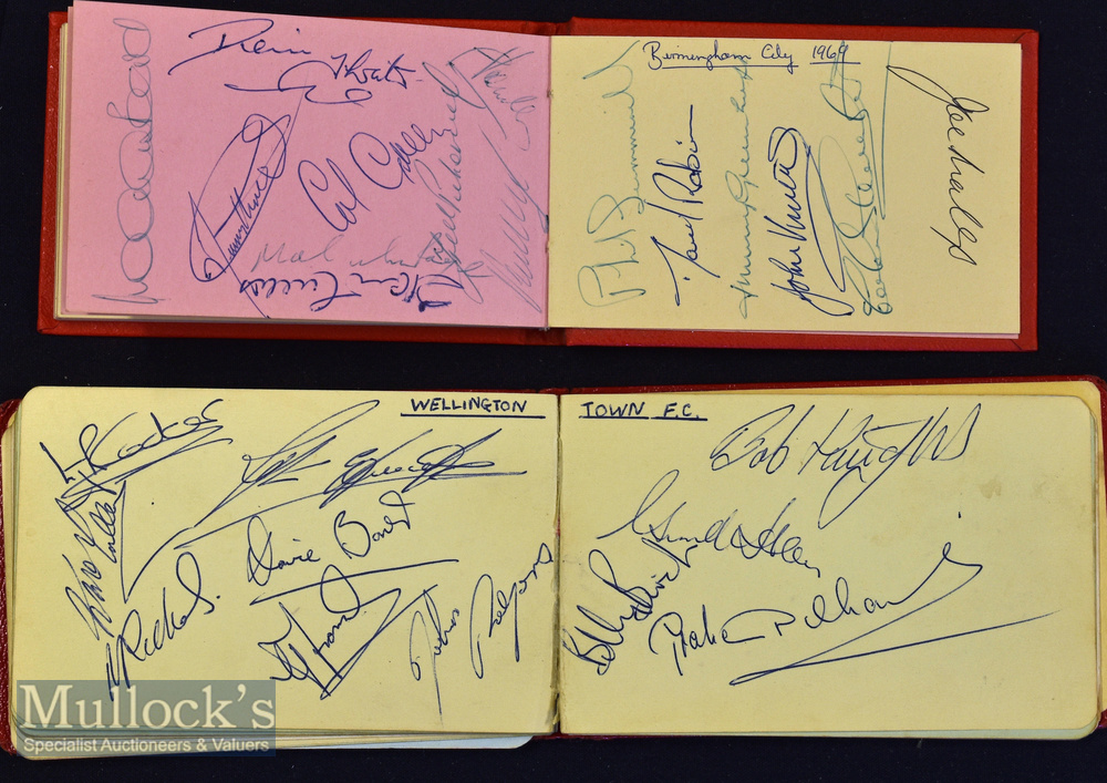 Interesting 1970s Football Autograph Album containing the England team featuring Bobby Moore^ Sir - Image 2 of 4