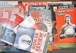 Selection of Sunderland football programmes to include home 1962/63 Norwich City 1963/64 Charlton