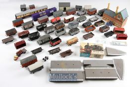 OO Gauge Model Railways Rolling Stock Selection including assorted box wagons, open wagons