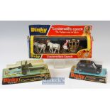 Three Dinky Toys Boxed Diecasts 625 6 Pounder Anti-Tank Gun with 3 bullets, 284 London Taxi and