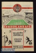 1951/52 Sunderland v Manchester United Football Programme date 8 Mar^ pocket fold^ o/w in G