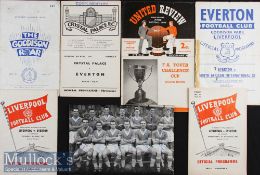 Signed 1958/59 Everton FC Team Magazine Cutting all in ink^ together with Everton v South African