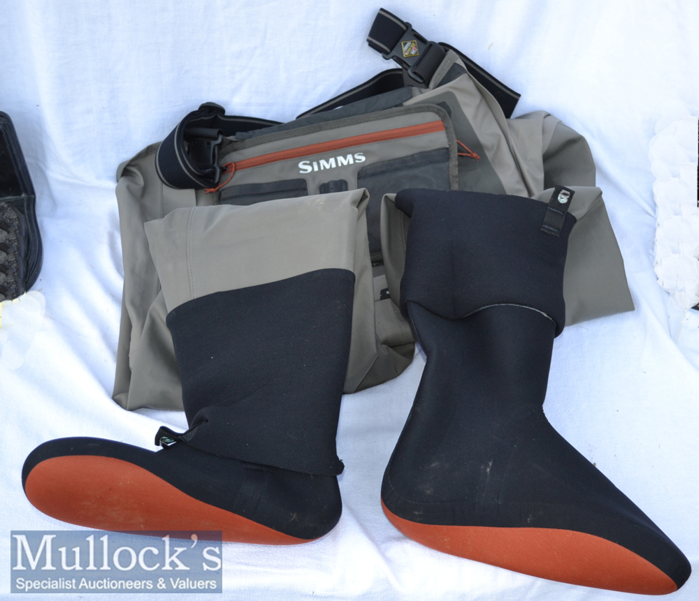 Good set of Simms Waders, Boots and Wychwood Boot carrier – pair of size 10 Simms Vibram boots - Image 2 of 3