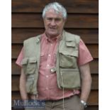 Orvis USA Lightweight Fishing Waistcoat – with 17 various pockets both inside and outside - size M