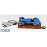 Burago Bugatti Type 59 (1934) 1/18 scale diecast model toy car in blue screwed to wooden base^