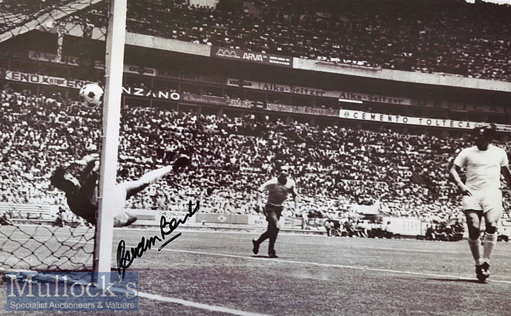 Gordon Banks Signed Football print a b&w print depicts Banks diving for the ball, measures 60x42cm