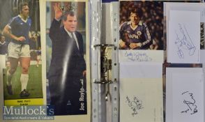 Superb collection of hand signed autographs of Everton players from 1950s to 1980s to include Ted